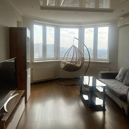 View Apartments, 22 Floor With 2 Rooms Kijev Kültér fotó